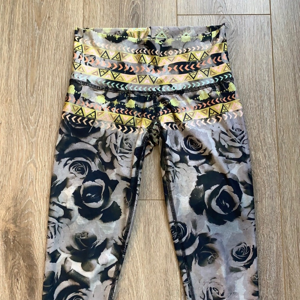 EUC Teeki hot yoga pants size small